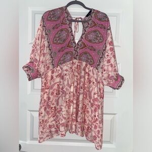 NWT - Aakaa Women’s Pink and Cream Floral Dress - size Large